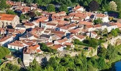 布拖回乡建别墅为什么一定要选专业乡墅公司